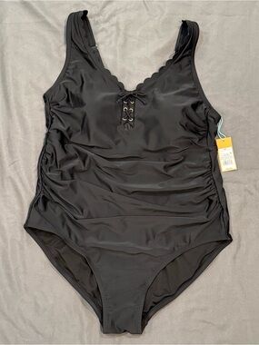 Kona Sol Black Lace-Up Scallop One-Piece Swimsuit Sz 20 NWT